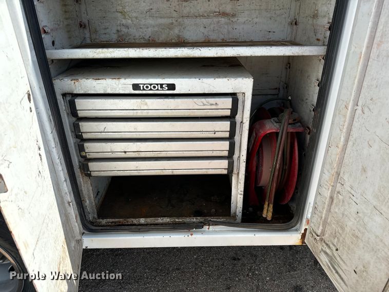 image for item DJ6245 2011 Ford F550 utility / service truck