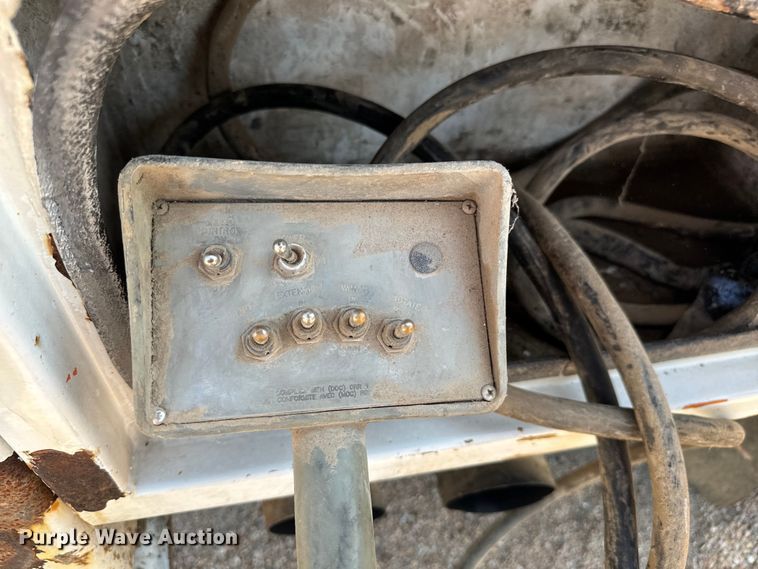 image for item DJ6245 2011 Ford F550 utility / service truck