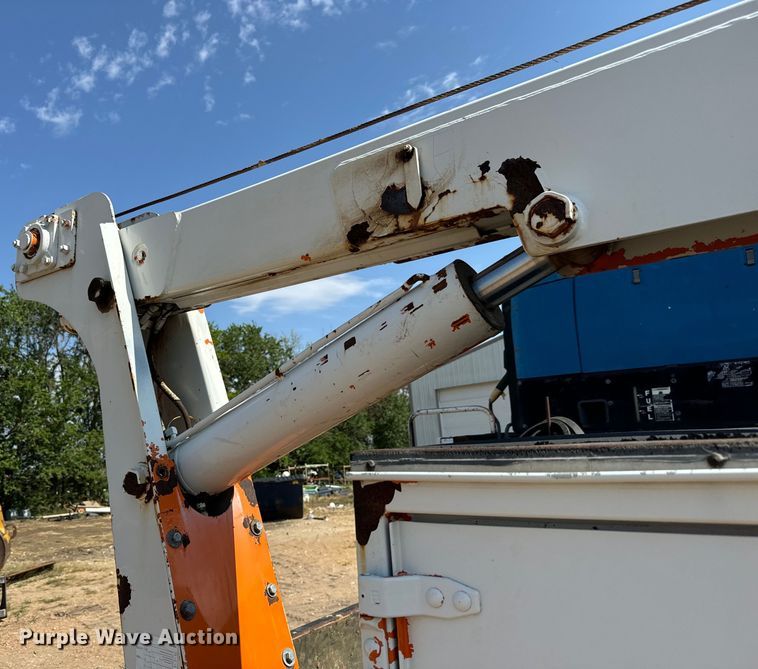 image for item DJ6245 2011 Ford F550 utility / service truck