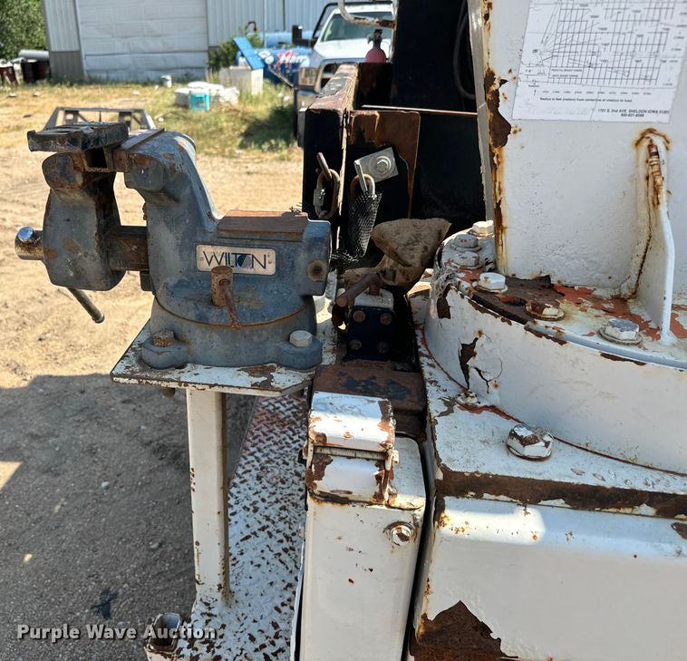 image for item DJ6245 2011 Ford F550 utility / service truck