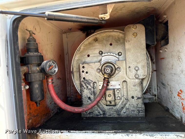 image for item DJ6245 2011 Ford F550 utility / service truck