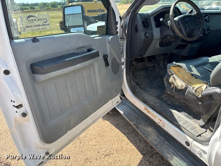 image for item DJ6245 2011 Ford F550 utility / service truck