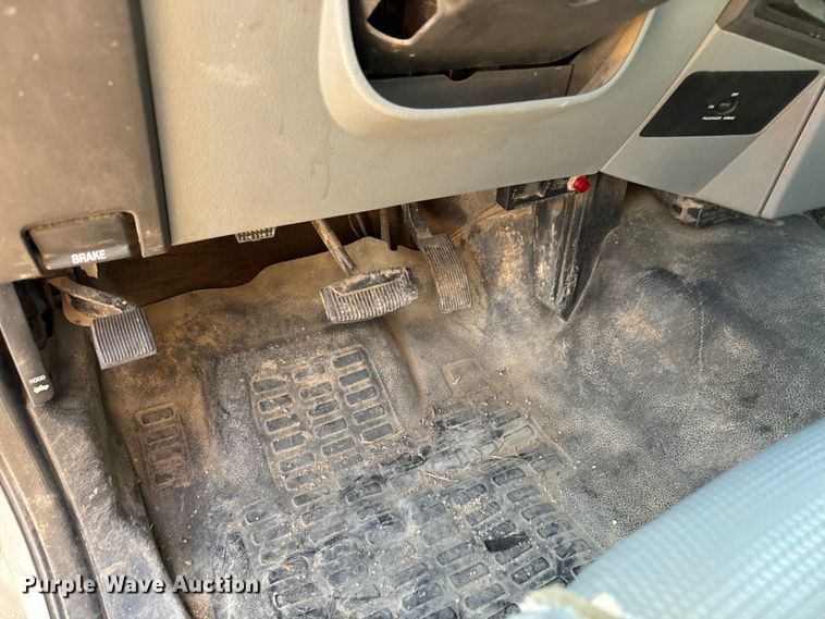 image for item DJ6245 2011 Ford F550 utility / service truck