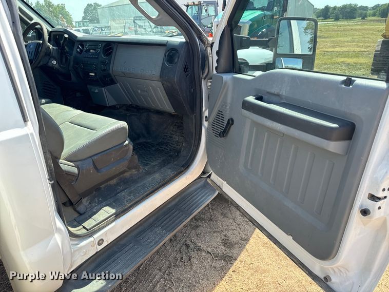 image for item DJ6245 2011 Ford F550 utility / service truck