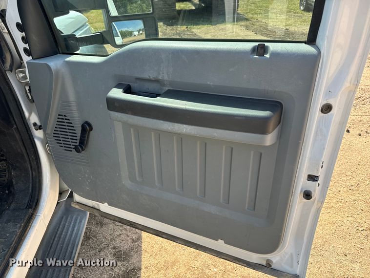 image for item DJ6245 2011 Ford F550 utility / service truck