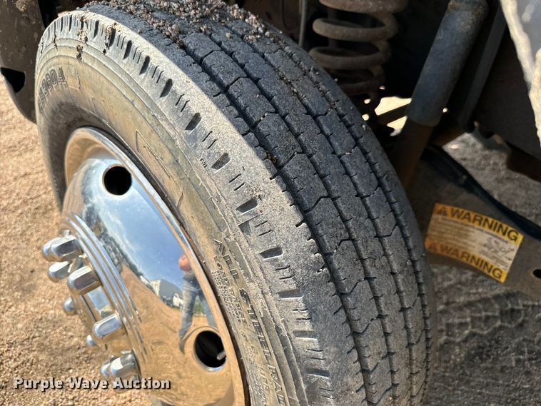 image for item DJ6245 2011 Ford F550 utility / service truck