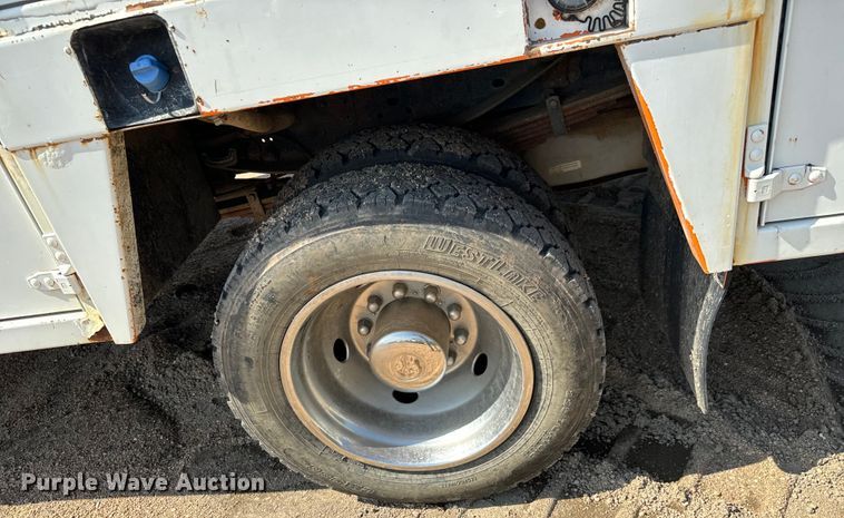 image for item DJ6245 2011 Ford F550 utility / service truck