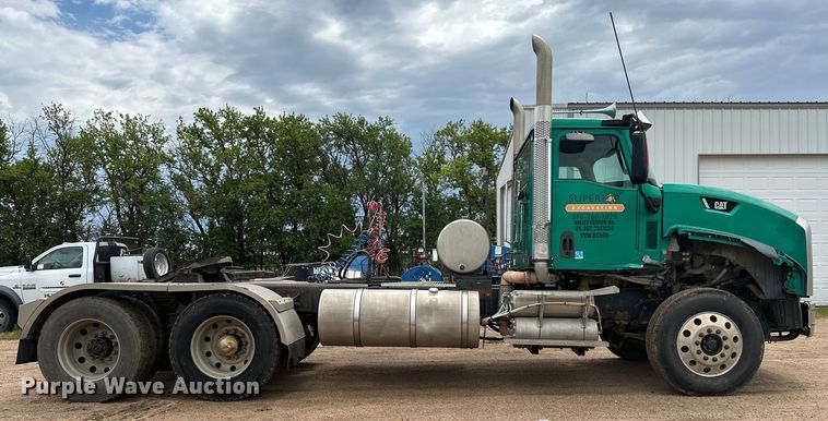 image for item DJ6246 2013 Caterpillar  CT660L semi truck