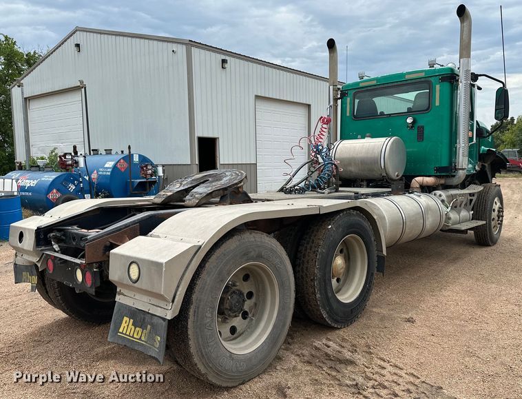 image for item DJ6246 2013 Caterpillar  CT660L semi truck