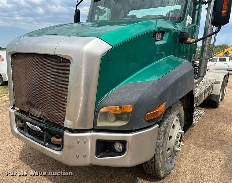 image for item DJ6246 2013 Caterpillar  CT660L semi truck