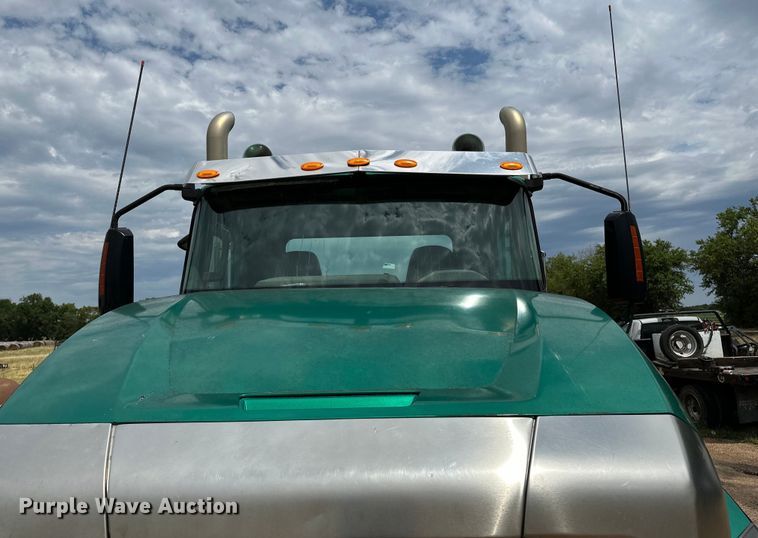 image for item DJ6246 2013 Caterpillar  CT660L semi truck