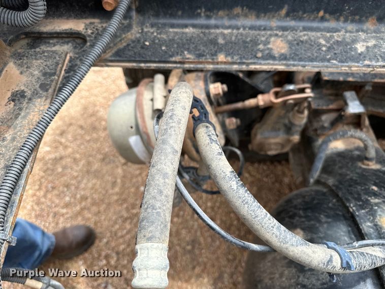 image for item DJ6246 2013 Caterpillar  CT660L semi truck