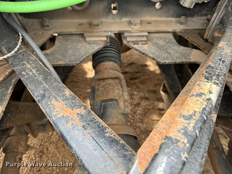 image for item DJ6246 2013 Caterpillar  CT660L semi truck