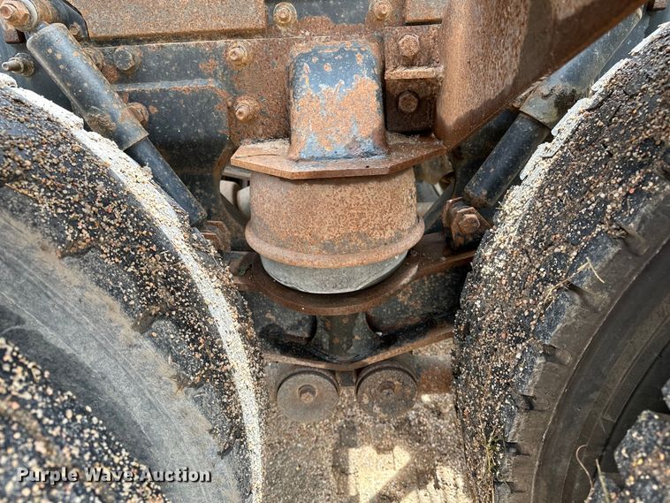 image for item DJ6246 2013 Caterpillar  CT660L semi truck