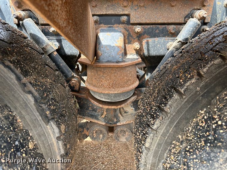 image for item DJ6246 2013 Caterpillar  CT660L semi truck