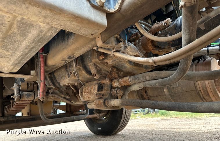 image for item DJ6246 2013 Caterpillar  CT660L semi truck