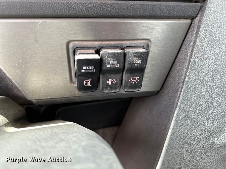 image for item DJ6246 2013 Caterpillar  CT660L semi truck