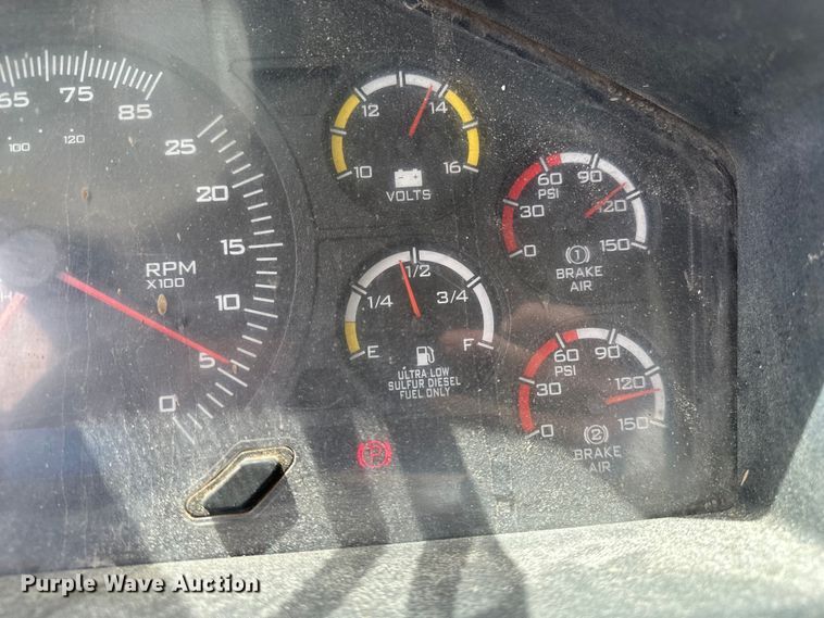 image for item DJ6246 2013 Caterpillar  CT660L semi truck