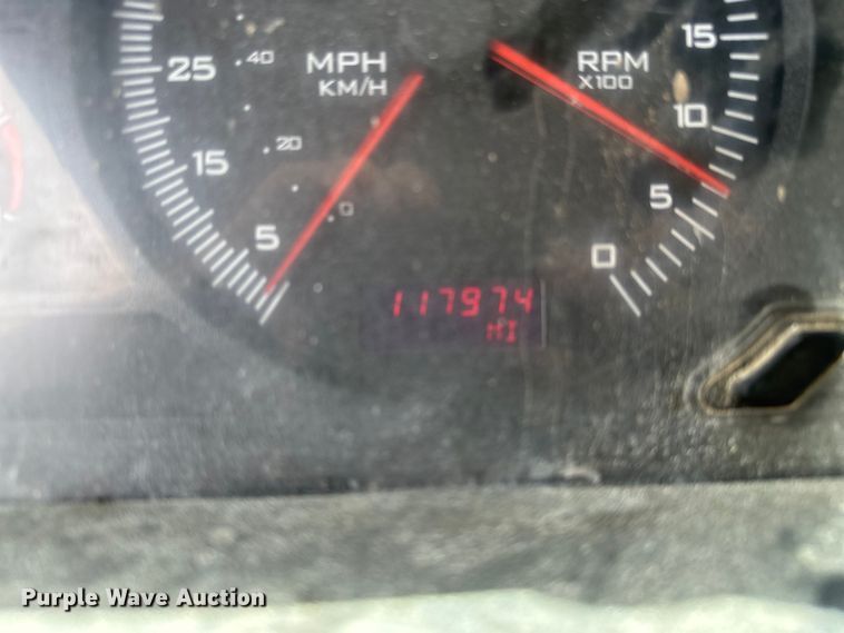 image for item DJ6246 2013 Caterpillar  CT660L semi truck