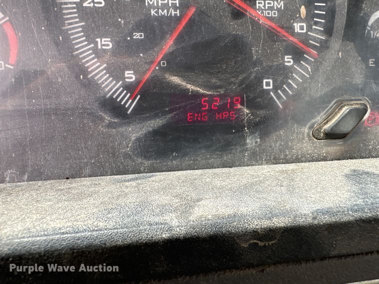 image for item DJ6246 2013 Caterpillar  CT660L semi truck