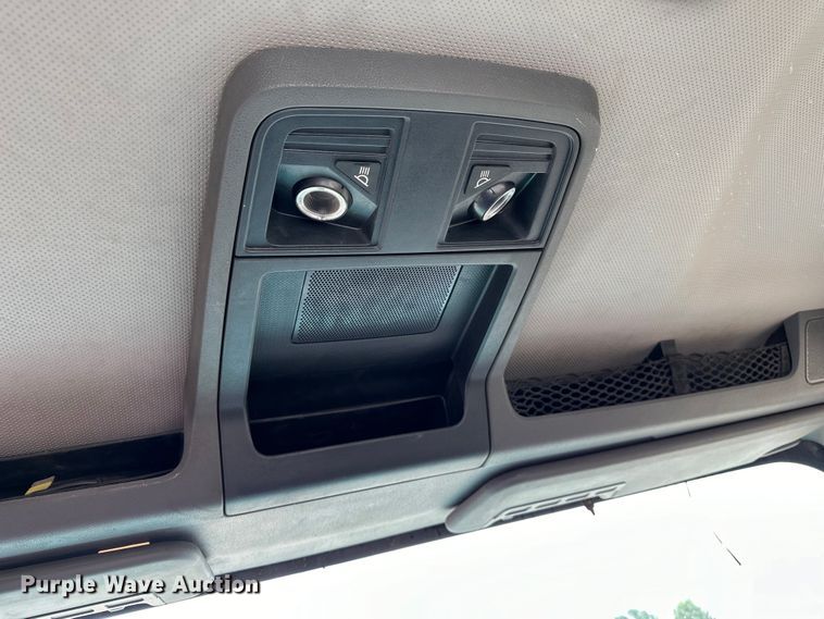 image for item DJ6246 2013 Caterpillar  CT660L semi truck