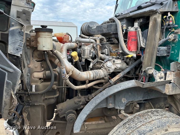 image for item DJ6246 2013 Caterpillar  CT660L semi truck