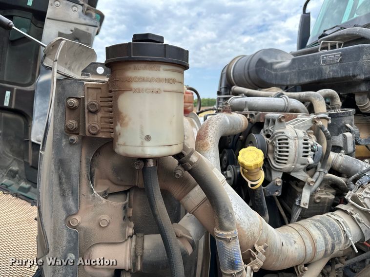 image for item DJ6246 2013 Caterpillar  CT660L semi truck