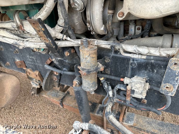 image for item DJ6246 2013 Caterpillar  CT660L semi truck