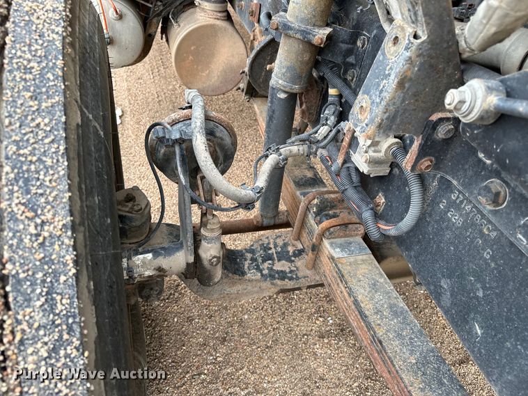 image for item DJ6246 2013 Caterpillar  CT660L semi truck