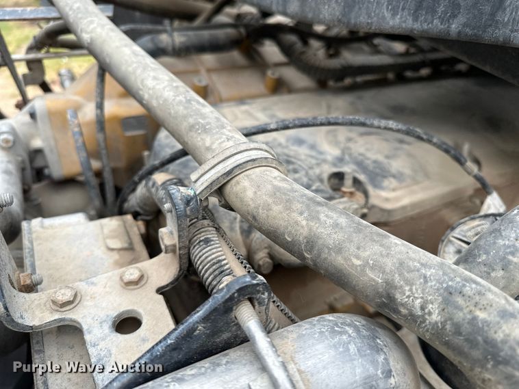 image for item DJ6246 2013 Caterpillar  CT660L semi truck