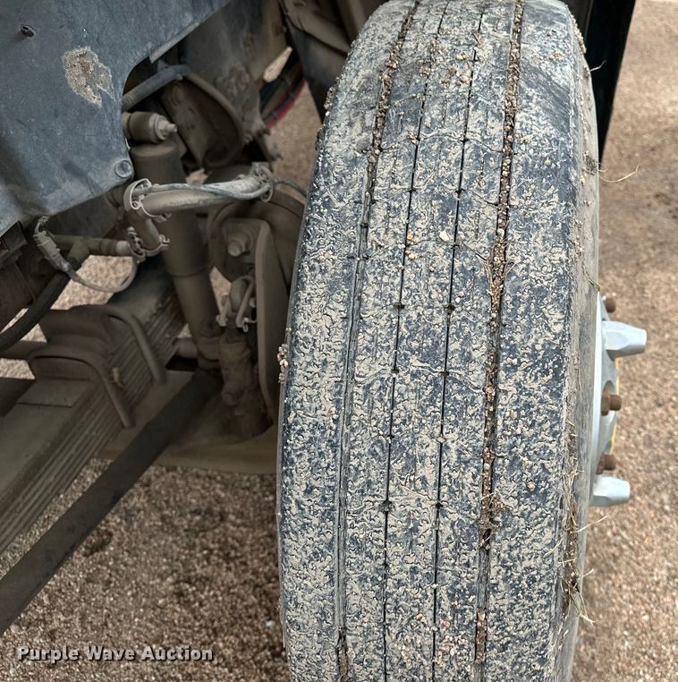 image for item DJ6246 2013 Caterpillar  CT660L semi truck