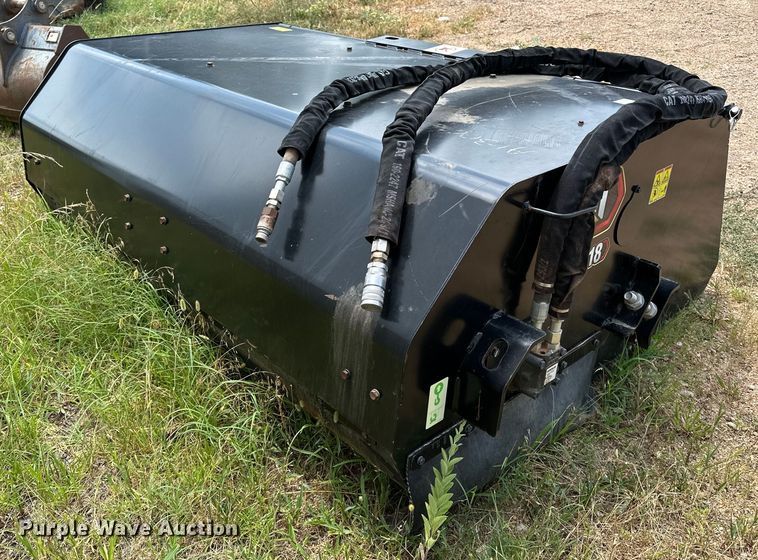 image for item DR0960 Caterpillar  BU118 skid steer sweeper