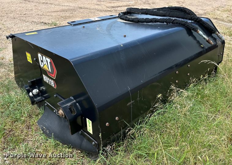 image for item DR0960 Caterpillar  BU118 skid steer sweeper