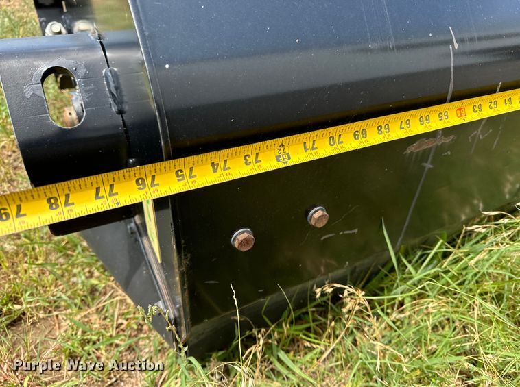 image for item DR0960 Caterpillar  BU118 skid steer sweeper