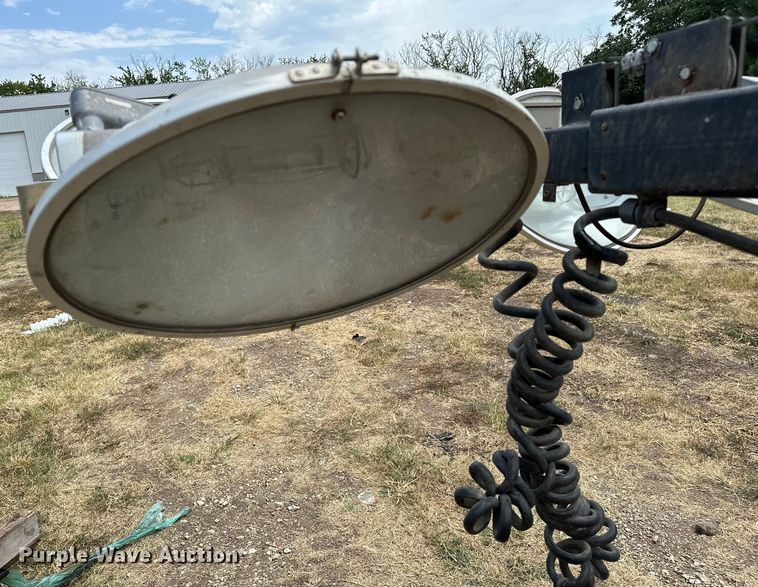 image for item DR0961 2010 Magnum MLT3060M light plant