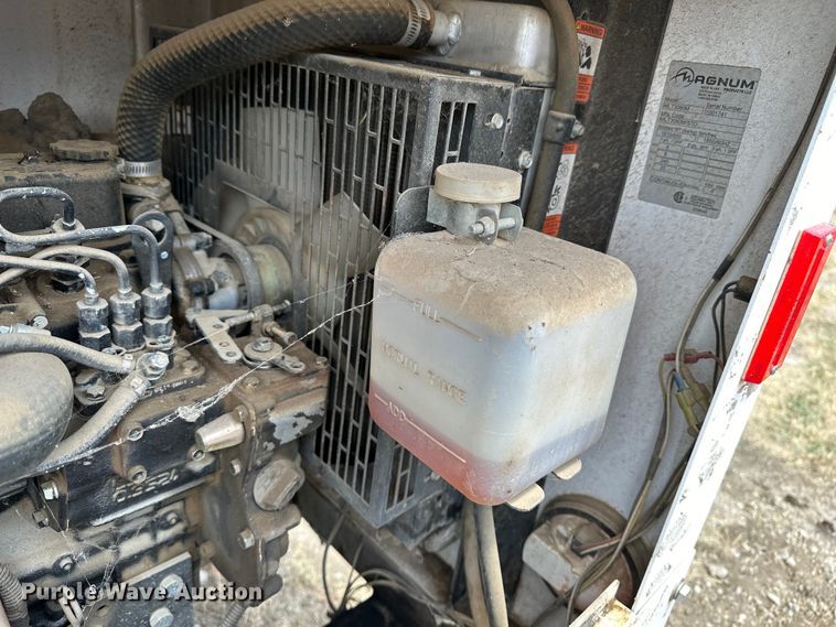 image for item DR0961 2010 Magnum MLT3060M light plant