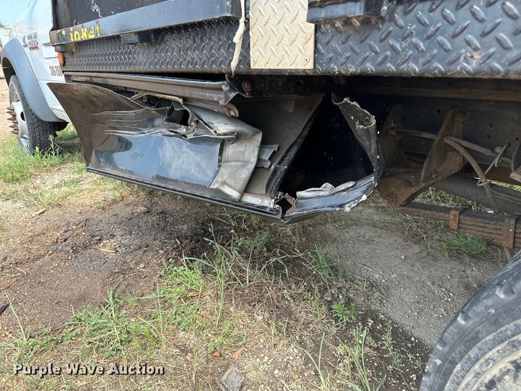 image for item DR0962 2014 Dodge Ram 4500HD flatbed truck