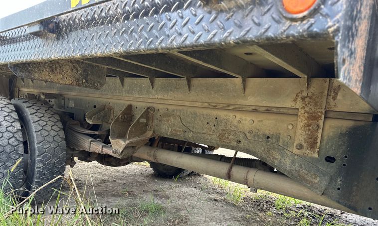 image for item DR0962 2014 Dodge Ram 4500HD flatbed truck