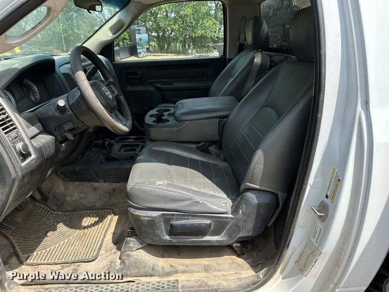 image for item DR0962 2014 Dodge Ram 4500HD flatbed truck