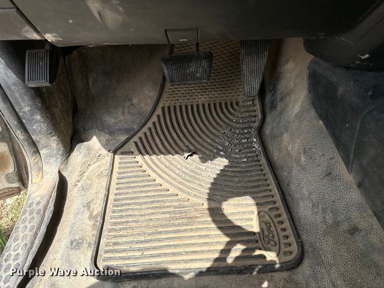 image for item DR0962 2014 Dodge Ram 4500HD flatbed truck