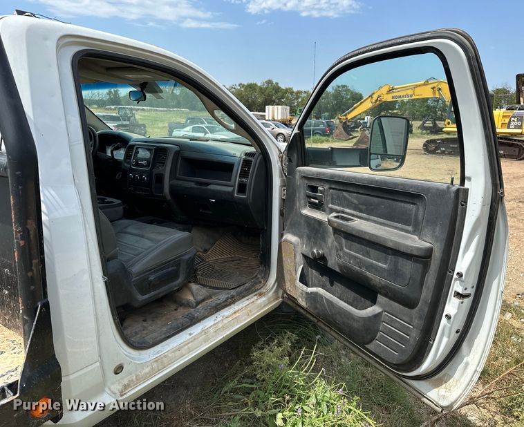 image for item DR0962 2014 Dodge Ram 4500HD flatbed truck