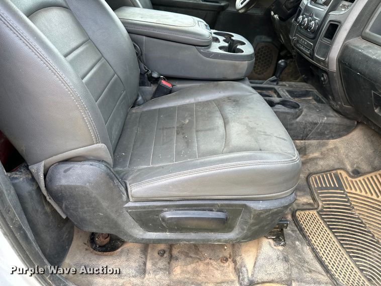 image for item DR0962 2014 Dodge Ram 4500HD flatbed truck