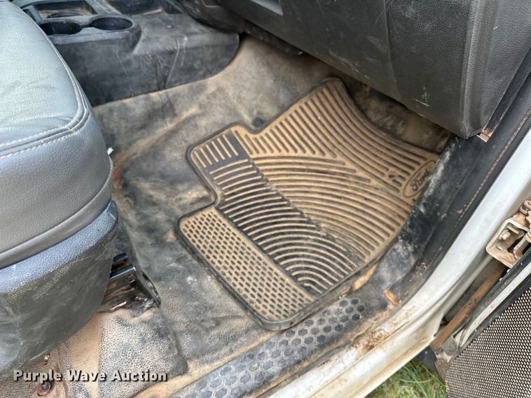 image for item DR0962 2014 Dodge Ram 4500HD flatbed truck