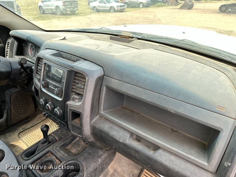 image for item DR0962 2014 Dodge Ram 4500HD flatbed truck