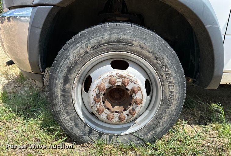 image for item DR0962 2014 Dodge Ram 4500HD flatbed truck