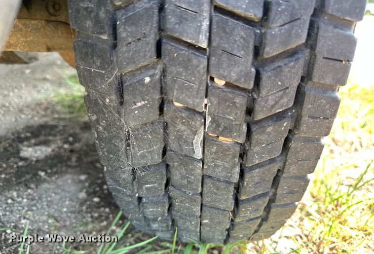 image for item DR0962 2014 Dodge Ram 4500HD flatbed truck