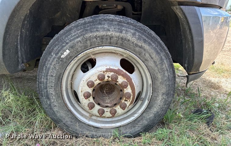 image for item DR0962 2014 Dodge Ram 4500HD flatbed truck