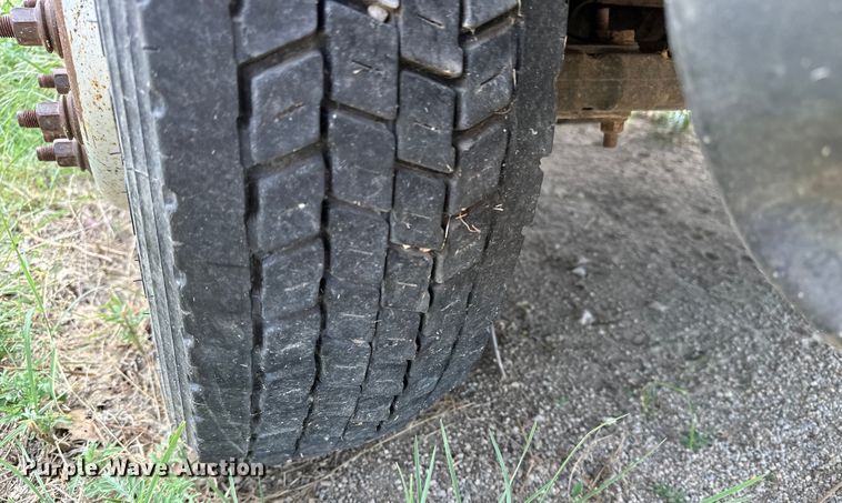 image for item DR0962 2014 Dodge Ram 4500HD flatbed truck