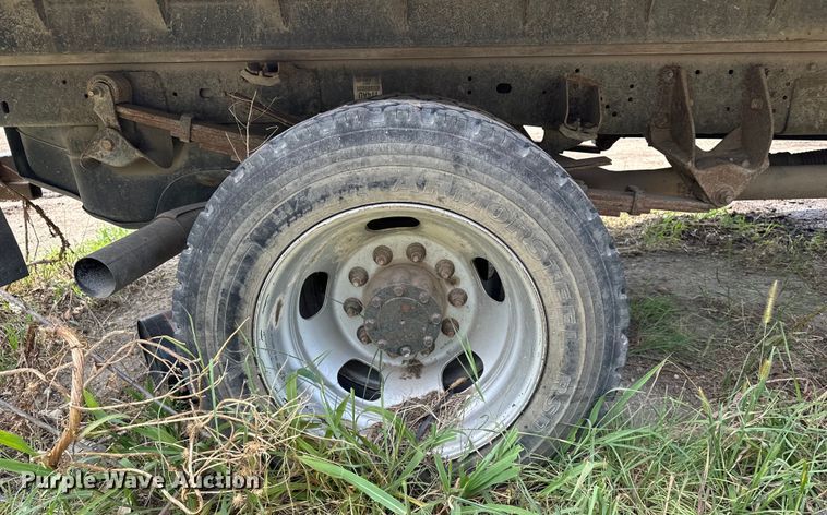 image for item DR0962 2014 Dodge Ram 4500HD flatbed truck