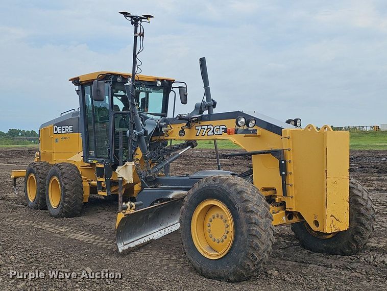 image for item DS4633 2014 John Deere 772GP motor grader